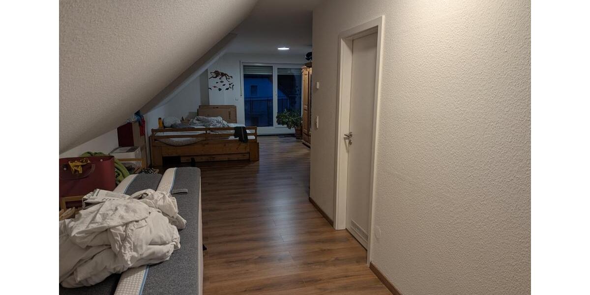 Dachgeschoßwohnung Meißen - 4.5 Zimmer, 140 m&sup2;, 1.000&euro; | Angebot:24653924