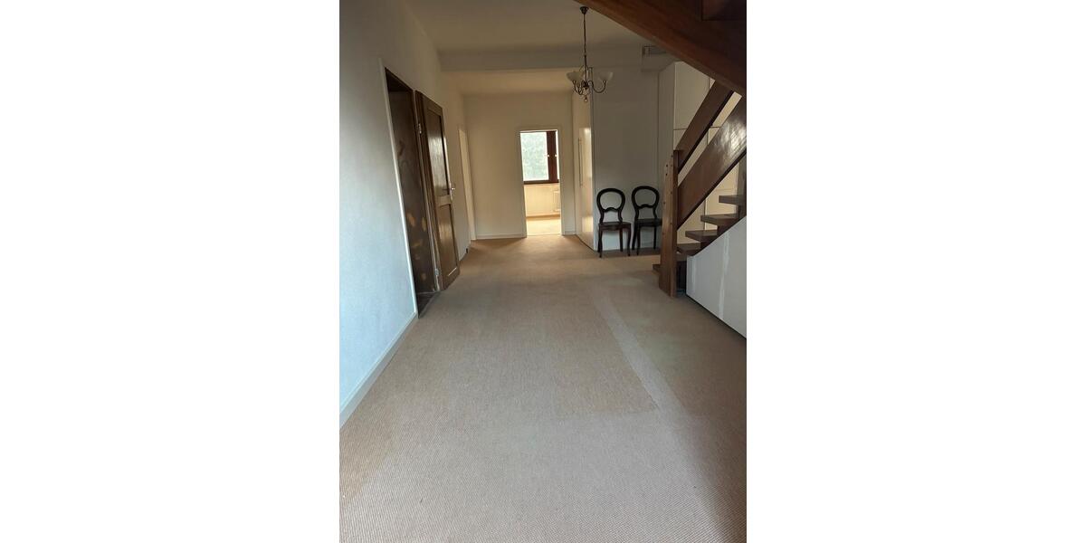 Einfamilienhaus Marktredwitz - 10 Zimmer, 281 m&sup2;, 1.500&euro; | Angebot:25873678