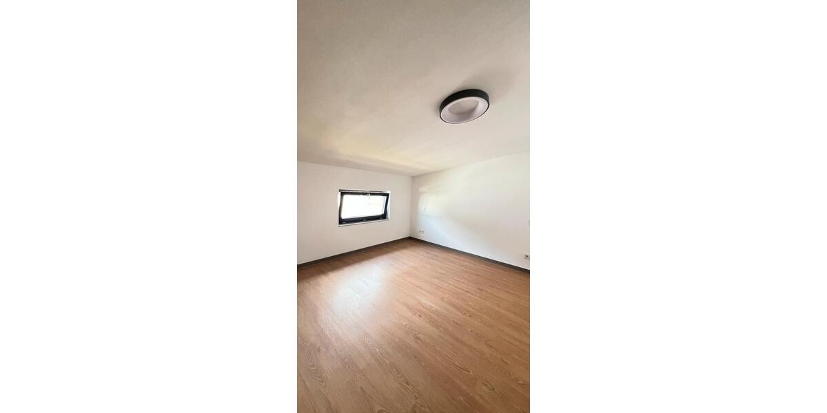 Dachgeschoßwohnung Buchen (Odenwald) - 3 Zimmer, 95 m&sup2;, 1.300&euro; | Angebot:25839346