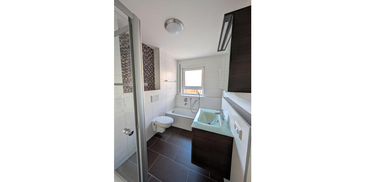 Erdgeschoßwohnung Backnang - 3.5 Zimmer, 93 m&sup2;, 1.350&euro; | Angebot:26291529