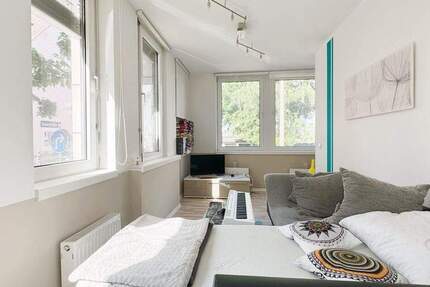 1 Zi Wohnung - modern möbliert an der Stadtgrenze zur ruhigen Seitentraße gelegen