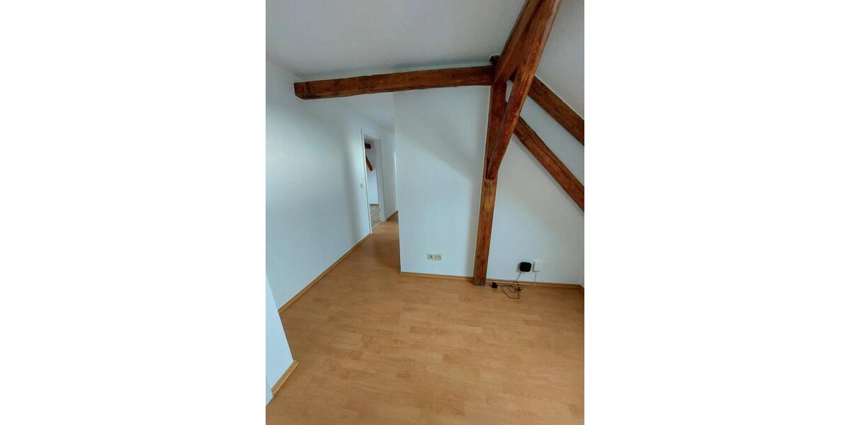 Dachgeschoßwohnung Großröhrsdorf - 3 Zimmer, 66 m&sup2;, 529&euro; | Angebot:24592773
