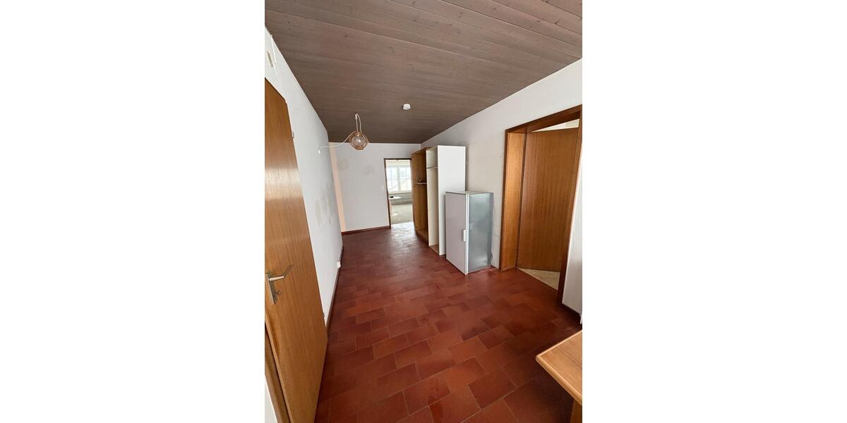 Erdgeschoßwohnung Neukirchen vorm Wald - 4 Zimmer, 110 m&sup2;, 900&euro; | Angebot:24893404