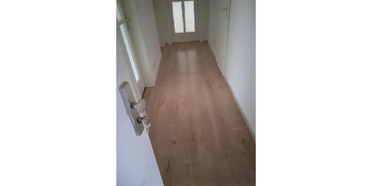 4- Zimmer Wohnung mit Balkon und Stellplatz 4 zimmer