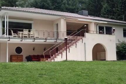 Haus Seevetal - 5 Zimmer, 350 m&sup2;, 2.500&euro; | Angebot:25876035