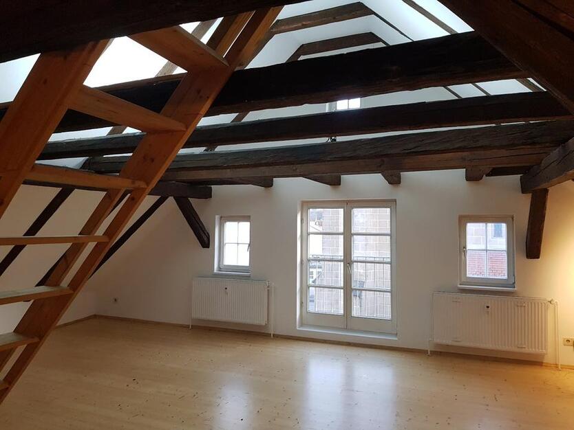 Großzügige DachWohnung am Marktplatz Esslingen a.N - von privat