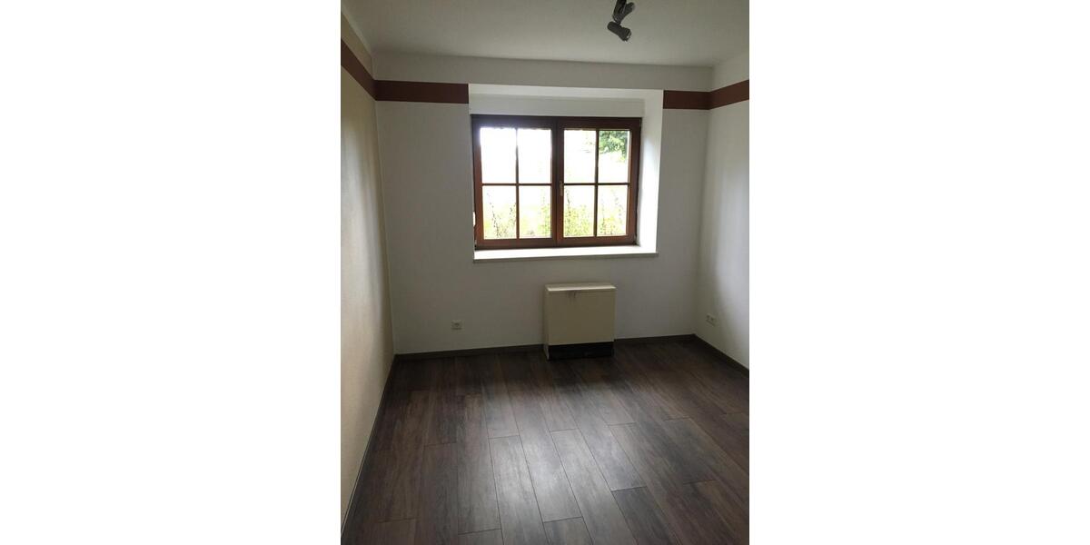 Erdgeschoßwohnung Mügeln - 3 Zimmer, 90 m&sup2;, 680&euro; | Angebot:24604083