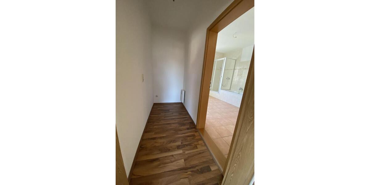 Etagenwohnung Altenburg - 4 Zimmer, 100 m&sup2;, 510&euro; | Angebot:25964643