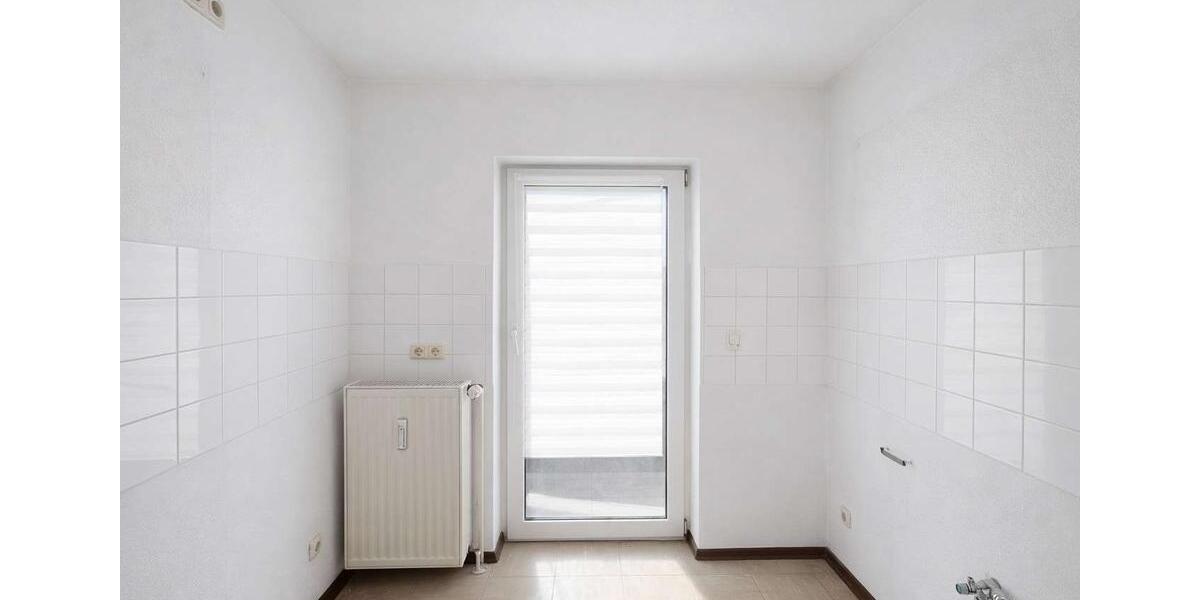 Dachgeschoßwohnung Duisburg Duisburg-Mitte - 2 Zimmer, 42 m&sup2;, 222&euro; | Angebot:26180092