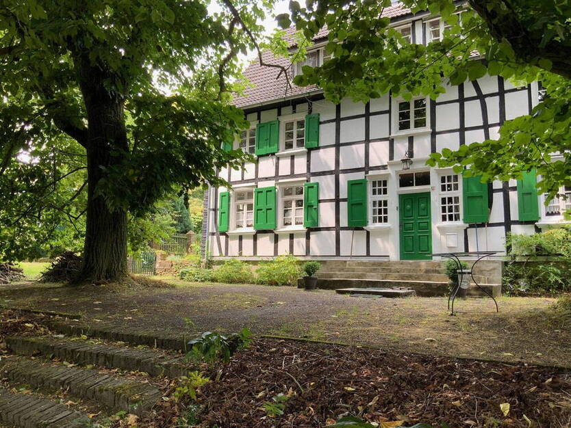 Lichtdurchflutete Wohnung im Grünen