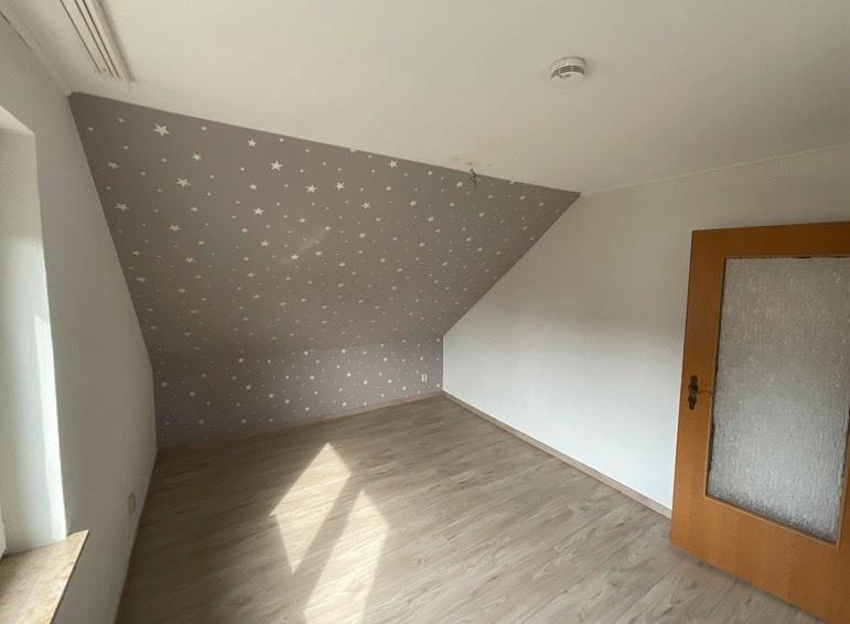 Dachgeschoßwohnung Kindelbrück - 3 Zimmer, 88 m&sup2;, 520&euro; | Angebot:22553780