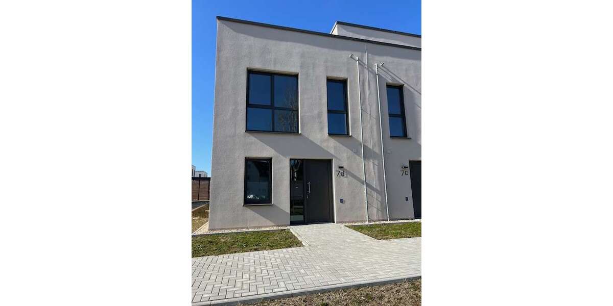 Haus zum Mieten in Königs Wusterhausen 1.585 € 105.66 m² 3 zimmer