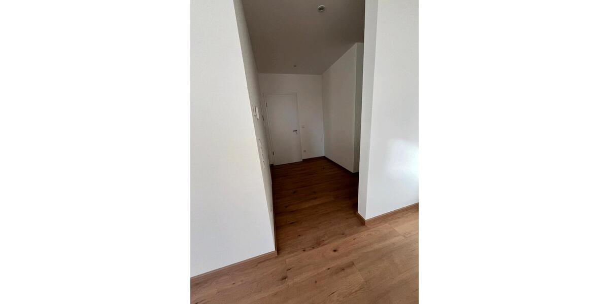 Etagenwohnung Wonfurt Steinsfeld - 1 Zimmer, 102 m&sup2;, 960&euro; | Angebot:26430054