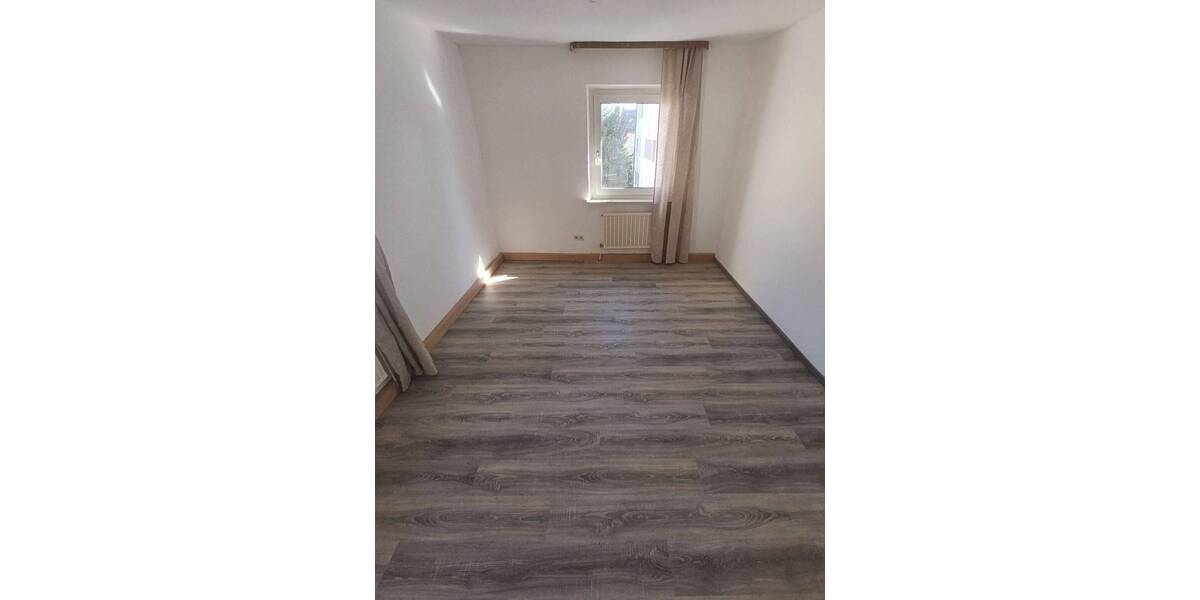 Etagenwohnung Tirschenreuth - 2 Zimmer, 50 m&sup2;, 405&euro; | Angebot:26450078