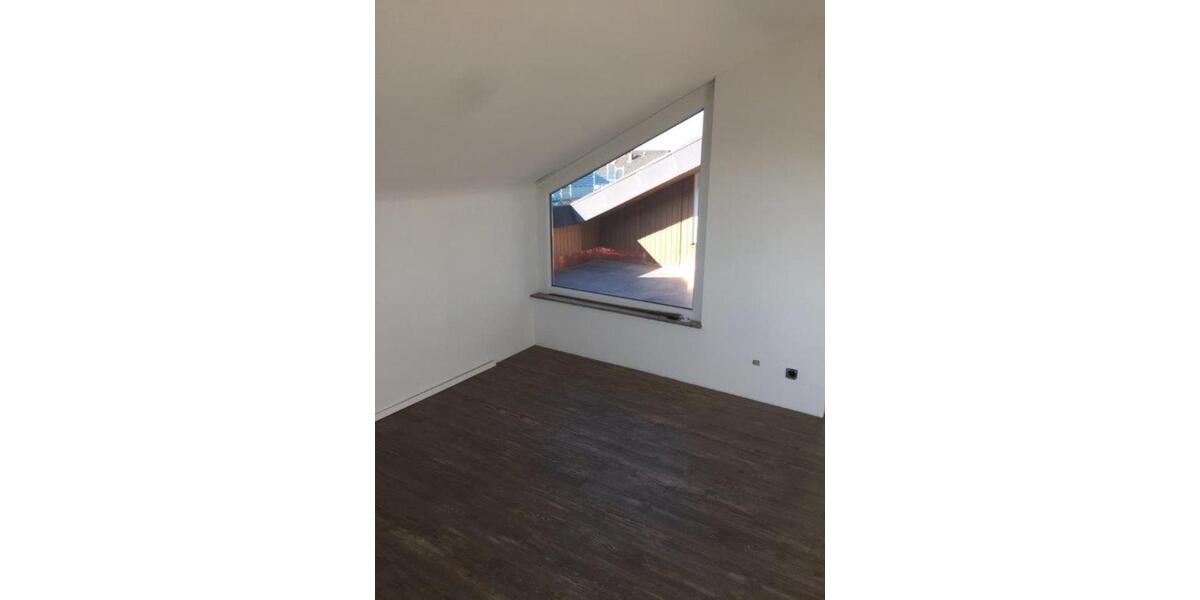 Dachgeschoßwohnung Freudenstadt - 3 Zimmer, 86 m&sup2;, 850&euro; | Angebot:24840688