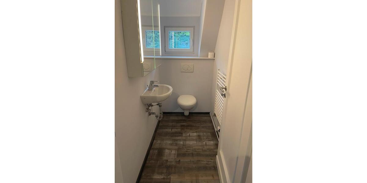 Freistehendes Einfamilienhaus mit großem Garten zur Miete 5 zimmer