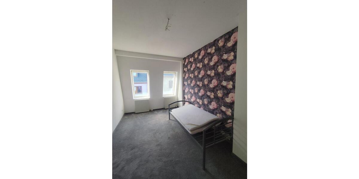 Dachgeschoßwohnung Aue-Bad Schlema Bad Schlema - 4 Zimmer, 115 m&sup2;, 600&euro; | Angebot:25751121