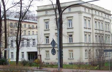 4 3 1,5 und 1 Raumwohnungen, z.B. 4 Raum WE 16 127,07 m² KM 241,20€ 4 zimmer