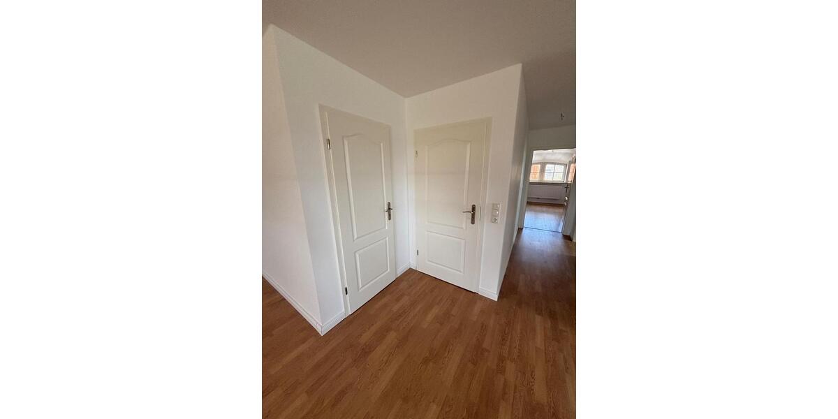 Dachgeschoßwohnung Aukrug - 2.5 Zimmer, 75 m&sup2;, 860&euro; | Angebot:26050947