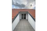 Moderne Dachgeschosswohnung mit Loggia, Einbauküche + Stellplätze zimmer