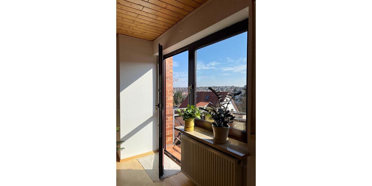 Dachgeschoßwohnung Höchberg - 3 Zimmer, 78 m&sup2;, 850&euro; | Angebot:25881492