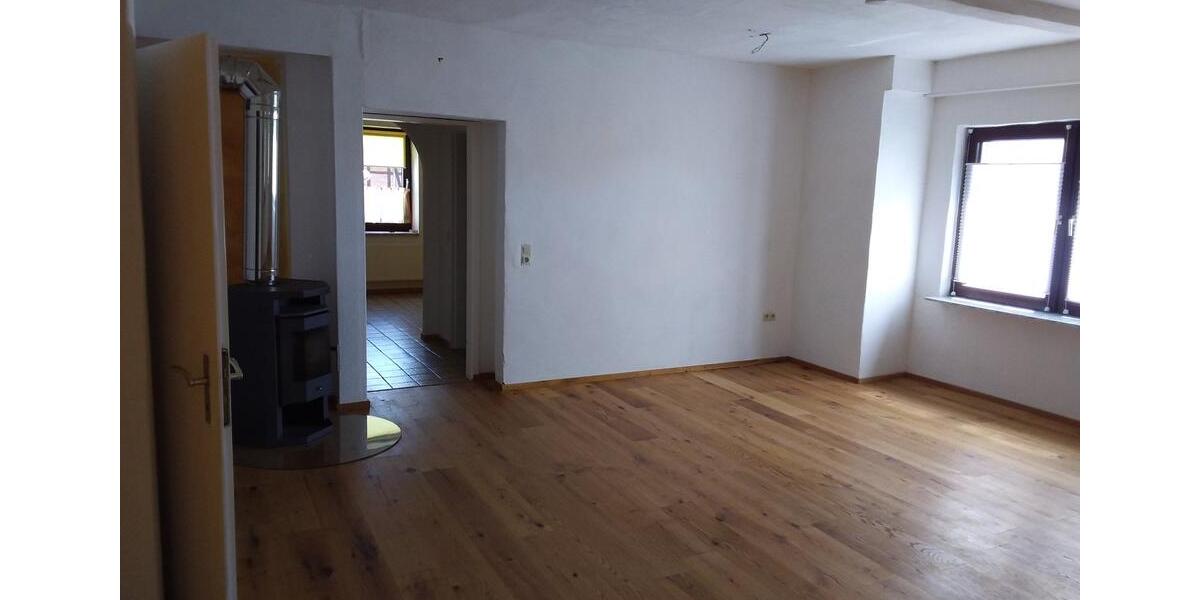Erdgeschoßwohnung Uslar - 3 Zimmer, 120 m&sup2;, 650&euro; | Angebot:25869737