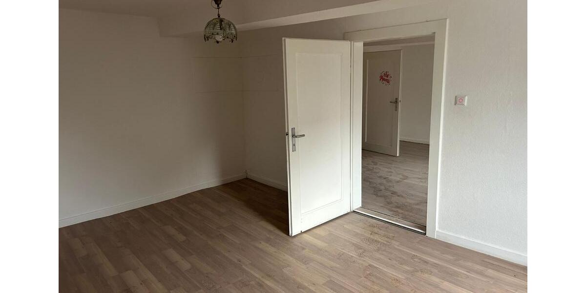 Schöne 4-Zimmer-Wohnung mit Balkon in Staufenberg 4 zimmer