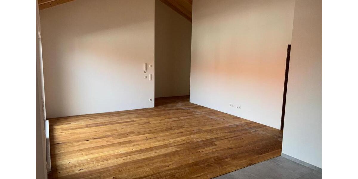 Dachgeschoßwohnung Feichten an der Alz - 2 Zimmer, 86 m&sup2;, 1.217&euro; | Angebot:26192986