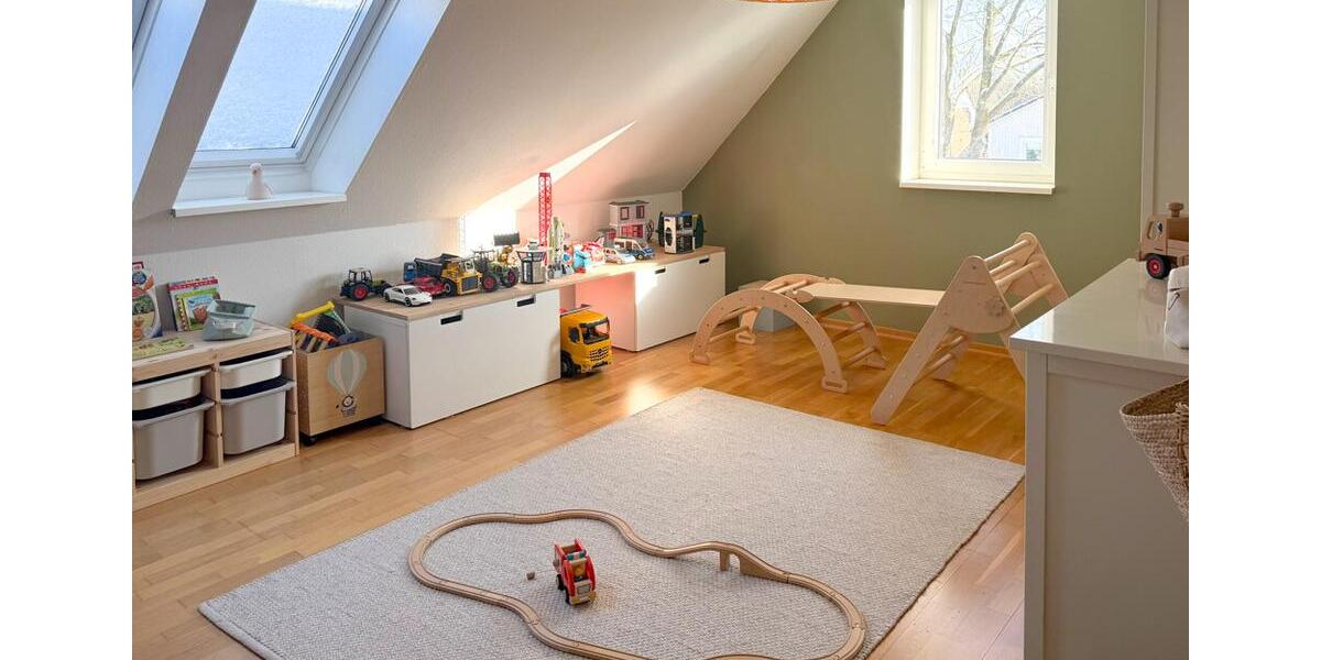 Einfamilienhaus Molfsee - 8 Zimmer, 250 m&sup2;, 3.300&euro; | Angebot:26490111