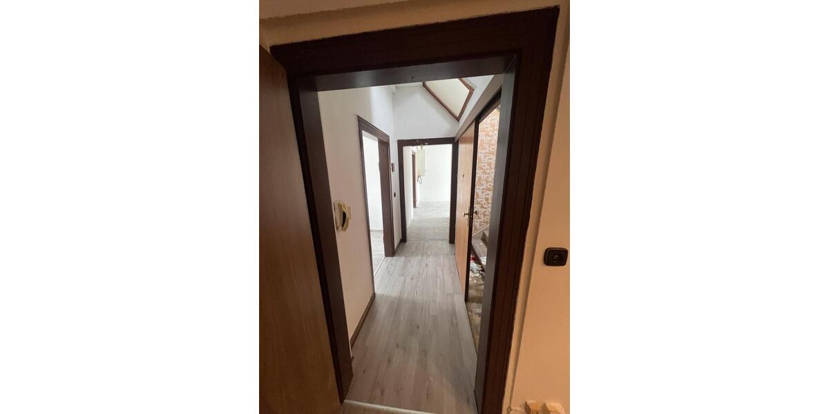 Dachgeschoßwohnung Kaiserslautern Betzenberg - 4 Zimmer, 100 m&sup2;, 950&euro; | Angebot:25313088