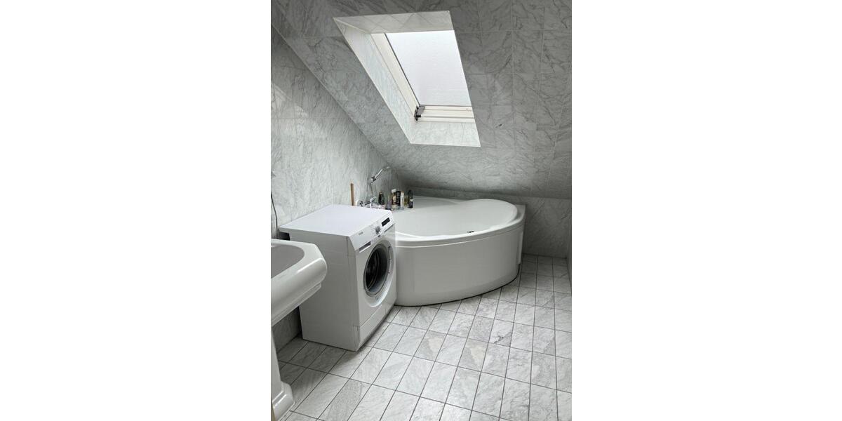 Dachgeschoßwohnung Nürnberg Gaismannshof - 2.5 Zimmer, 69 m&sup2;, 990&euro; | Angebot:26023603