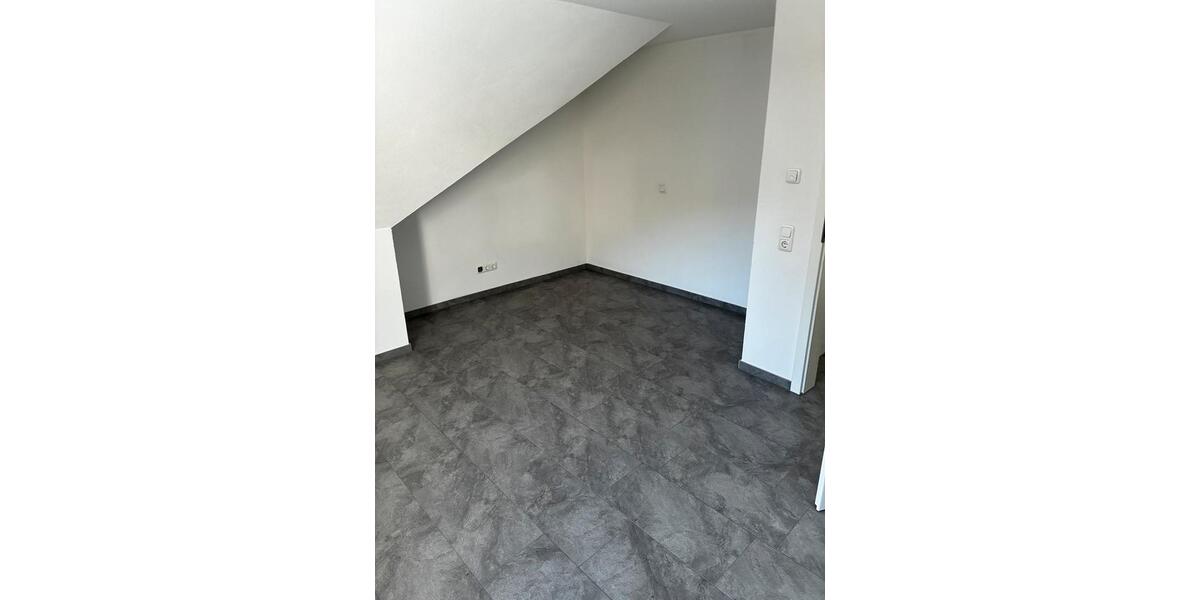 Dachgeschoßwohnung Lohr am Main - 5 Zimmer, 90 m&sup2;, 1.000&euro; | Angebot:26482745