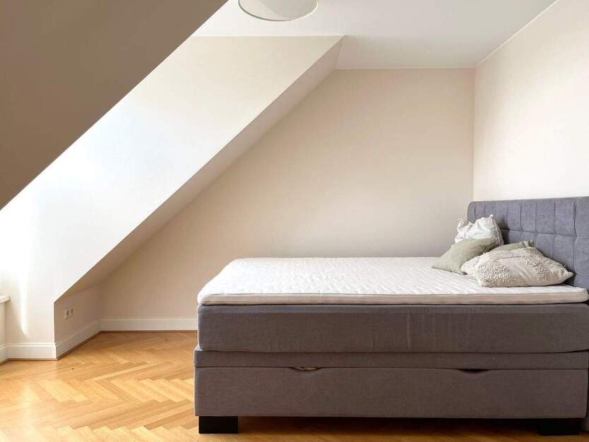 Cecilienallee: Premium-Maisonette mit Rheinblick, Klima, Einbauküche und Tiefgarage 3 zimmer