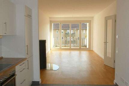Reichsstraße - BARRIEREFREIE, moderne Wohnung nahe U-Bahn Olympiastadion, 2 Balkone, Kaminofen... 4 zimmer