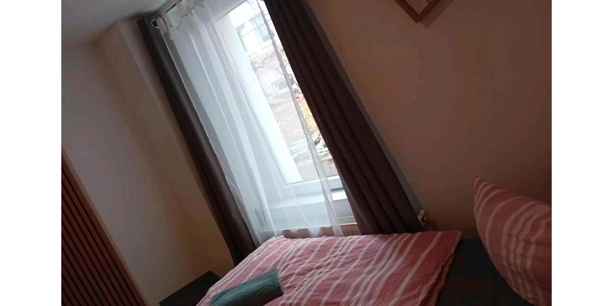 Wohnen auf Zeit Crimmitschau - 3 Zimmer, 100 m&sup2;, 17&euro; | Angebot:24222864