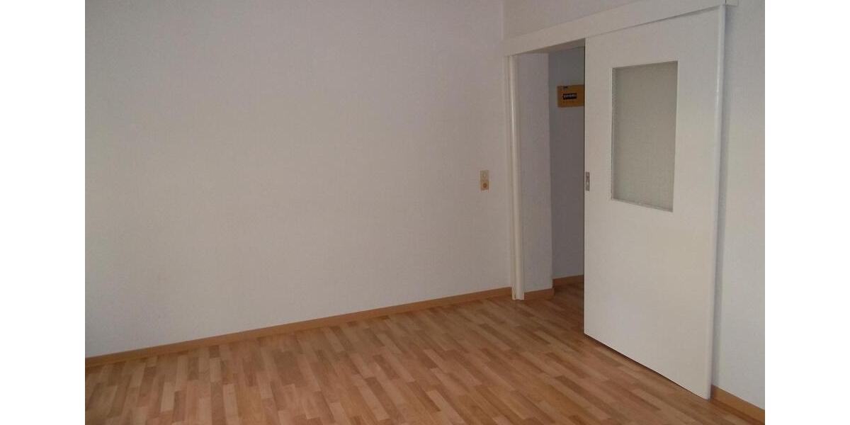 Etagenwohnung Naumburg (Saale) - 1 Zimmer, 29 m&sup2;, 285&euro; | Angebot:26550661
