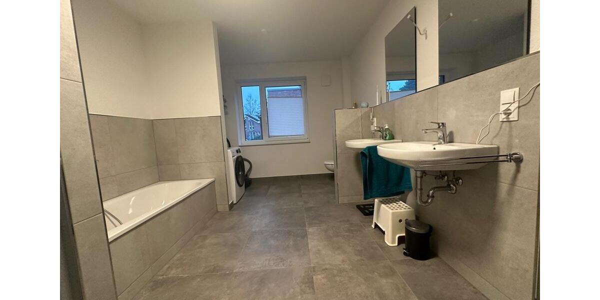 LINGEN: Schöne helle Neubauwohnung im Erdgeschoss mit Garten 4 zimmer