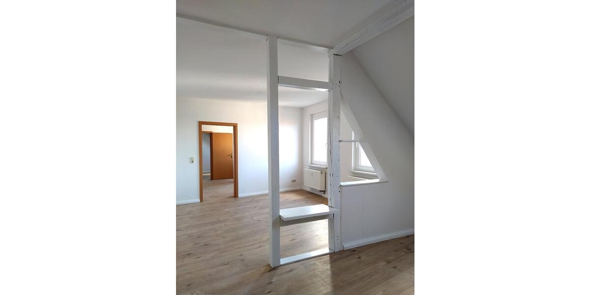 Dachgeschoßwohnung Altenburg - 3 Zimmer, 92 m&sup2;, 600&euro; | Angebot:25307731