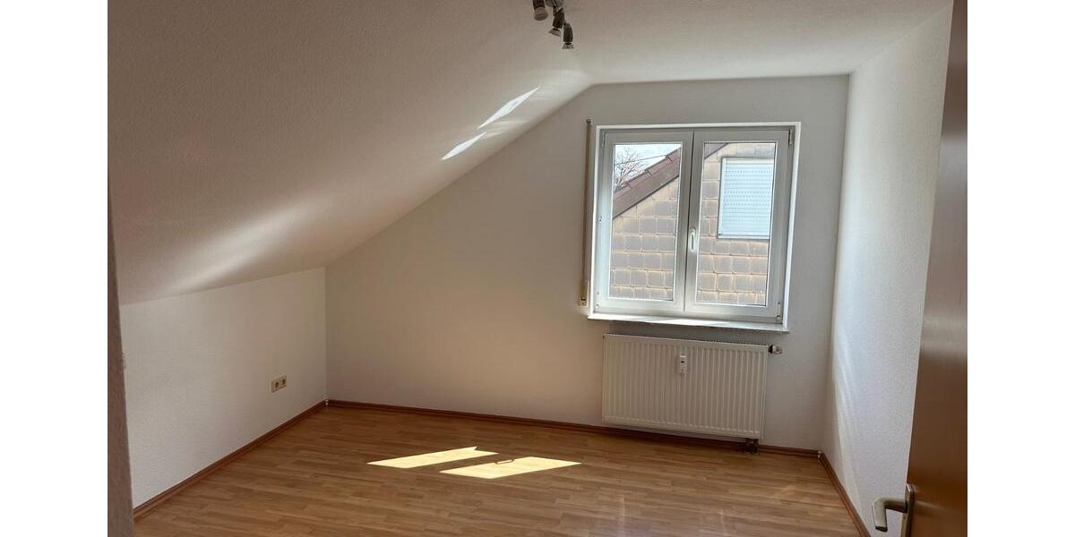 Dachgeschoßwohnung Urbach - 3 Zimmer, 61 m&sup2;, 750&euro; | Angebot:26033381