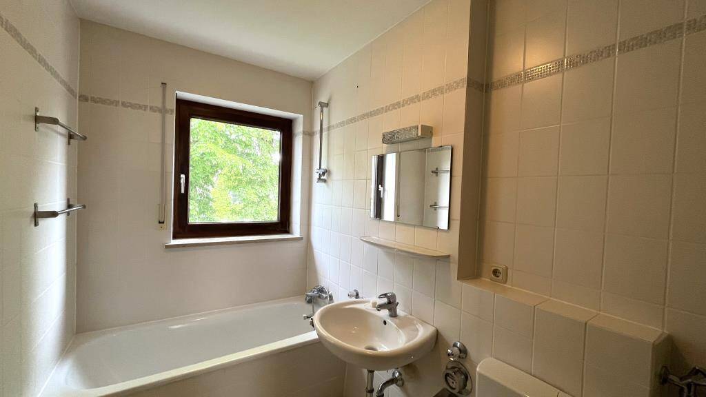 Etagenwohnung Starnberg - 3 Zimmer, 72 m&sup2;, 1.295&euro; | Angebot:26082763