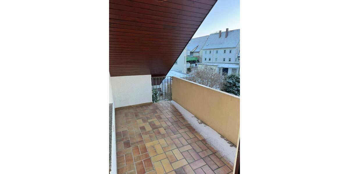 Dachgeschoßwohnung Filderstadt - 4 Zimmer, 82 m&sup2;, 1.100&euro; | Angebot:24865420