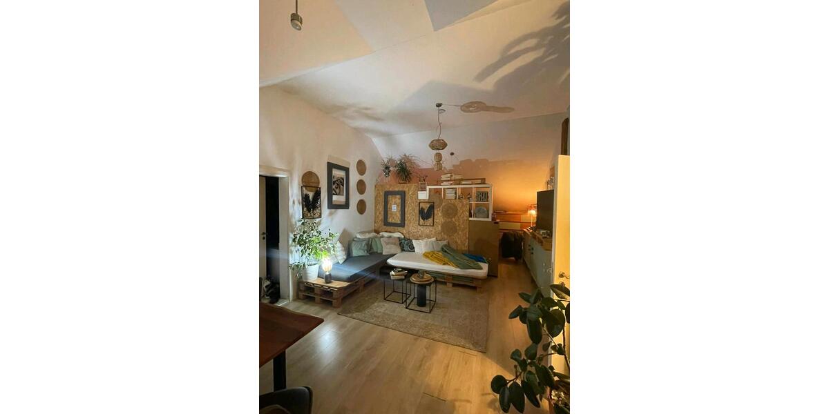 Dachgeschoßwohnung Neuburg an der Kammel - 2 Zimmer, 85 m&sup2;, 850&euro; | Angebot:25842122