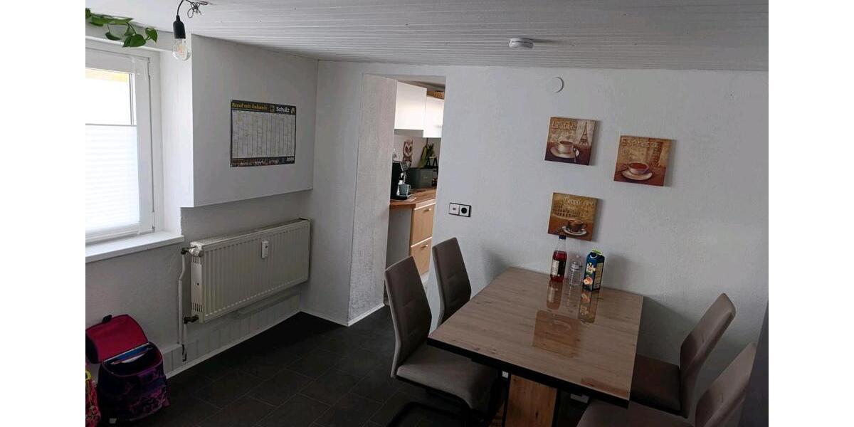 Etagenwohnung Görwihl - 6 Zimmer, 175 m&sup2;, 1.500&euro; | Angebot:26423402