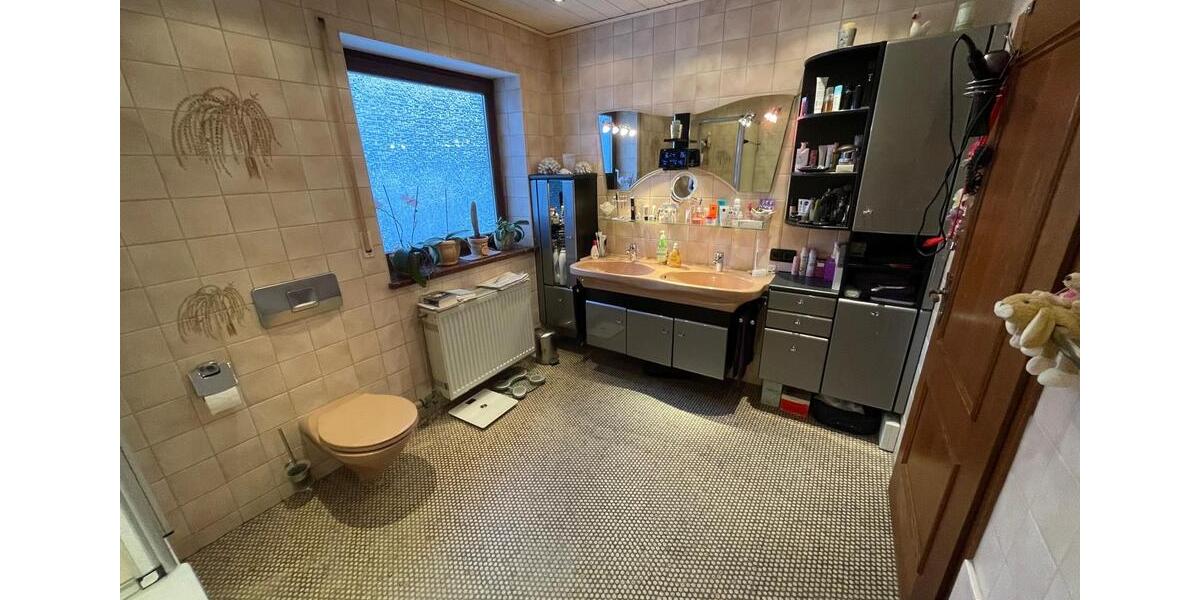 Erdgeschoßwohnung Schnaittach - 4 Zimmer, 166 m&sup2;, 1.400&euro; | Angebot:25283579