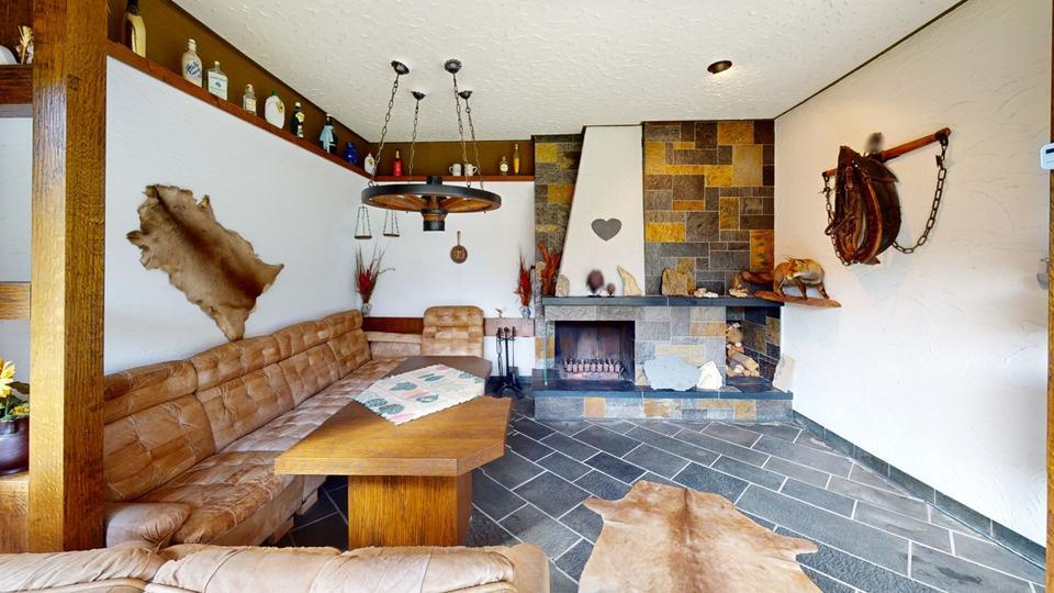 VR IMMO: Exklusive Wohnung mit Innenpool, Sauna und hochwertiger Ausstattung.