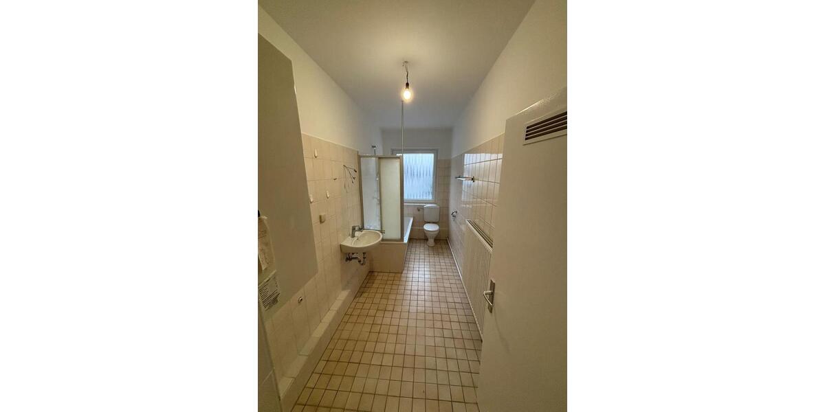 *Frisch RENOVIERT*helle 4-Zimmerwohnung mit Terrasse bietet Platz für die ganze Familie* 4 zimmer