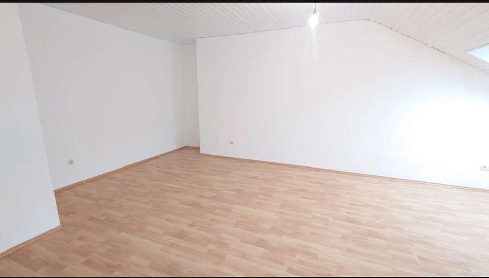Dachgeschoßwohnung Pirmasens Niedersimten - 3 Zimmer, 83 m&sup2;, 500&euro; | Angebot:26610582