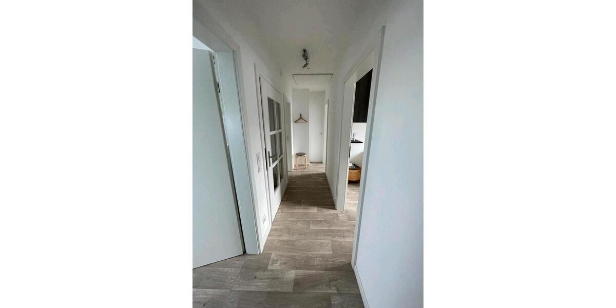 Dachgeschoßwohnung Riedstadt - 2 Zimmer, 77 m&sup2;, 830&euro; | Angebot:24893209