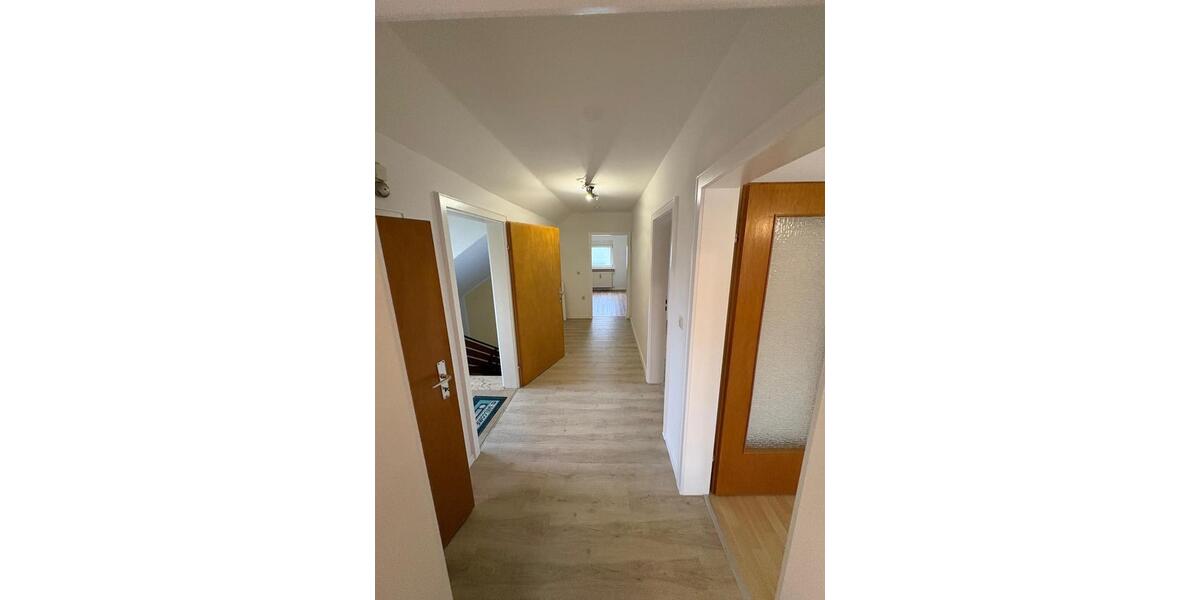Dachgeschoßwohnung Bayreuth Meyernberg - 3 Zimmer, 75 m&sup2;, 520&euro; | Angebot:26648163