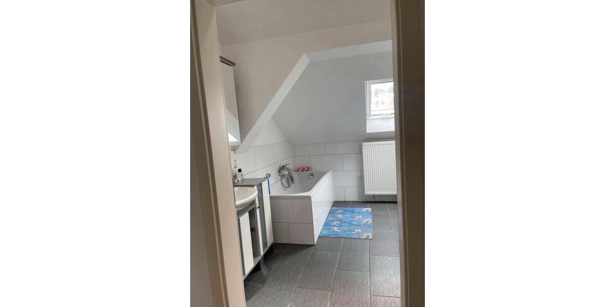 Dachgeschoßwohnung Mamming - 3 Zimmer, 115 m&sup2;, 960&euro; | Angebot:26232112